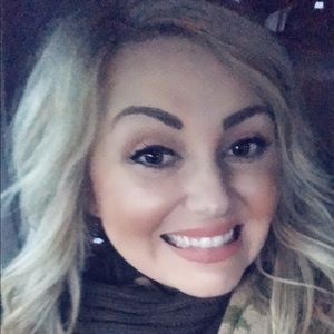 Meet your Posher, Stephanie